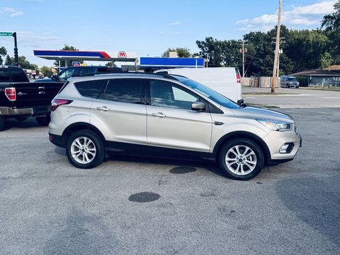 Used 2018 Ford Escape SEL FWD image 2