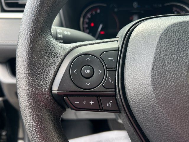 Used 2025 Toyota RAV4 XLE FWD image 42