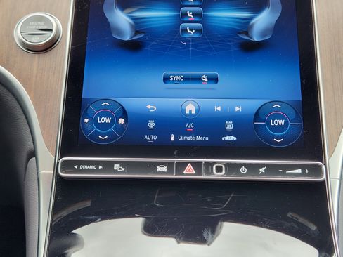 Certified 2025 Mercedes-Benz GLC 300 image 11