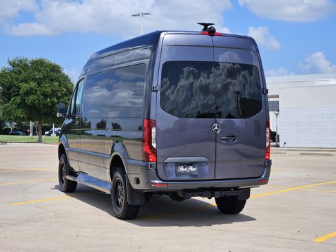 Used 2023 Mercedes-Benz Sprinter 2500 image 4