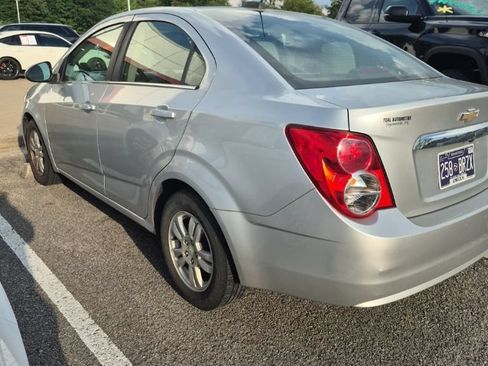 Used 2016 Chevrolet Sonic LT FWD image 2