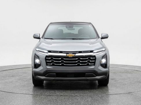 Used 2025 Chevrolet Equinox LT image 2