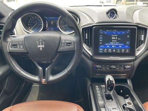 Used 2017 Maserati Ghibli RWD image 14