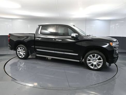 Used 2023 Chevrolet Silverado 1500 High Country w/ High Country Premium Package AWD/4WD image 4