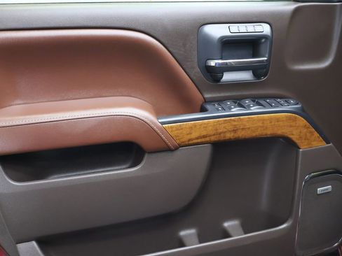 Used 2015 Chevrolet Silverado 1500 High Country w/ High Country Premium Package image 16