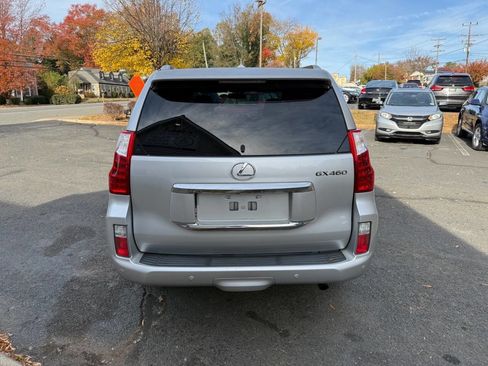 Used 2011 Lexus GX 460 image 6