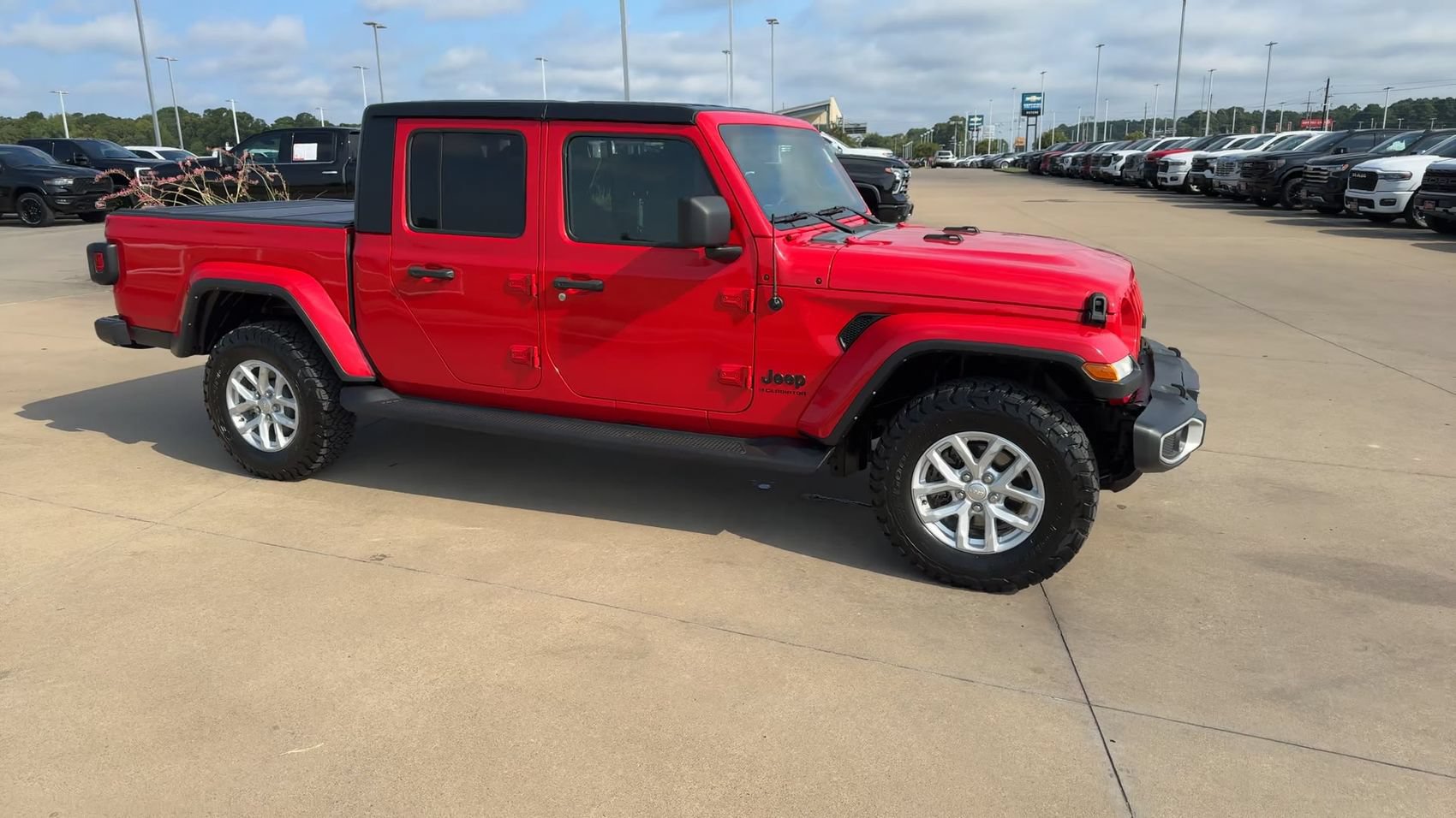 Used 2023 Jeep Gladiator Sport AWD/4WD image 9