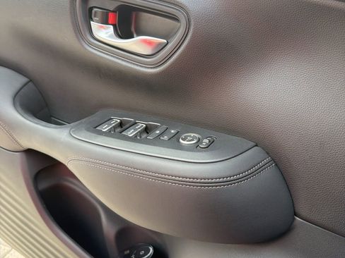 Used 2024 Honda HR-V EX-L image 7