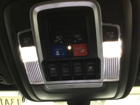 Used 2023 RAM 1500 Big Horn AWD/4WD image 39