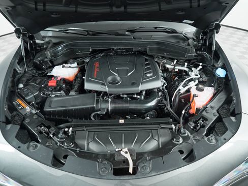 New 2025 Alfa Romeo Stelvio Sprint AWD/4WD image 35