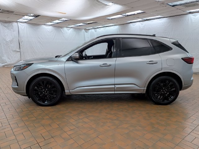 Certified 2023 Ford Escape ST-Line Elite AWD/4WD image 4