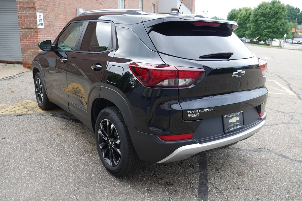 Used 2023 Chevrolet TrailBlazer LT w/ Convenience Package FWD image 5