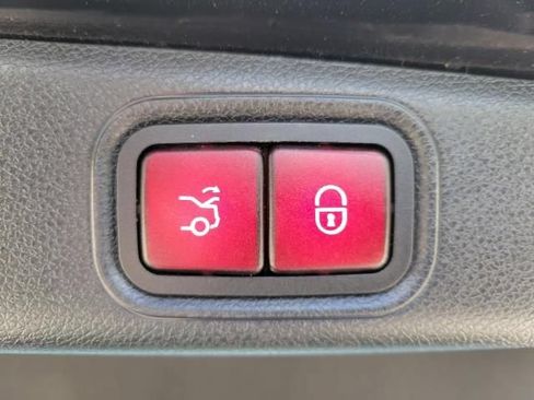 Used 2018 Mercedes-Benz E 400 4MATIC Sedan image 8