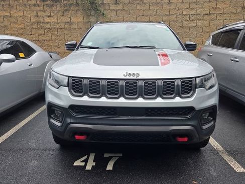 Used 2024 Jeep Compass Trailhawk AWD/4WD image 2