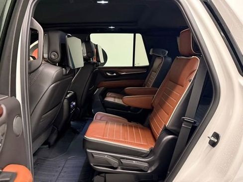 Certified 2024 GMC Yukon Denali Ultimate image 17