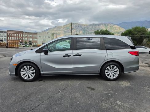 Used 2019 Honda Odyssey LX image 2