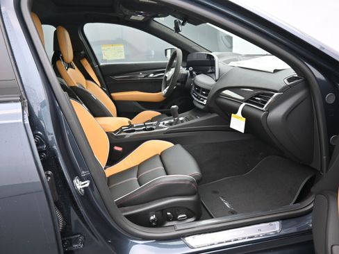 New 2026 Cadillac CT5 V Blackwing w/ Carbon Fiber 2 Package image 13