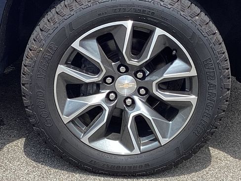 Used 2022 Chevrolet Silverado 1500 LT AWD/4WD image 19