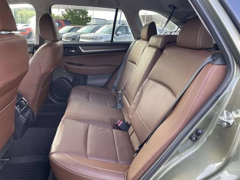 Used 2019 Subaru Outback 2.5i Touring AWD/4WD image 3