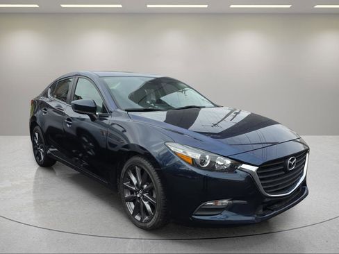Used 2018 MAZDA MAZDA3 Touring image 4