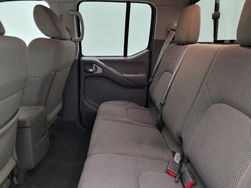 Used 2019 Nissan Frontier SV image 18