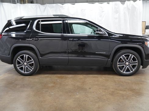 Used 2023 GMC Acadia SLT w/ Technology Package AWD/4WD image 2
