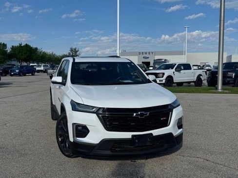 Used 2022 Chevrolet Traverse RS w/ LPO, Floor Liner Package AWD/4WD image 3