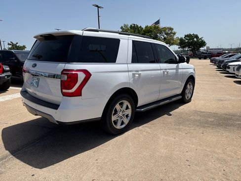 Used 2019 Ford Expedition XLT w/ Equipment Group 202A AWD/4WD image 4