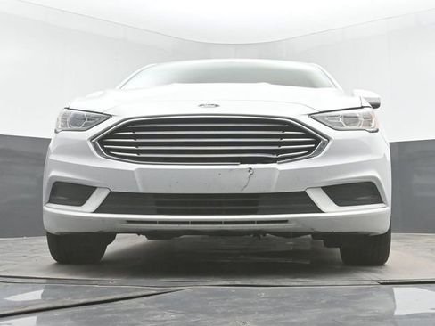 Used 2017 Ford Fusion SE FWD image 28
