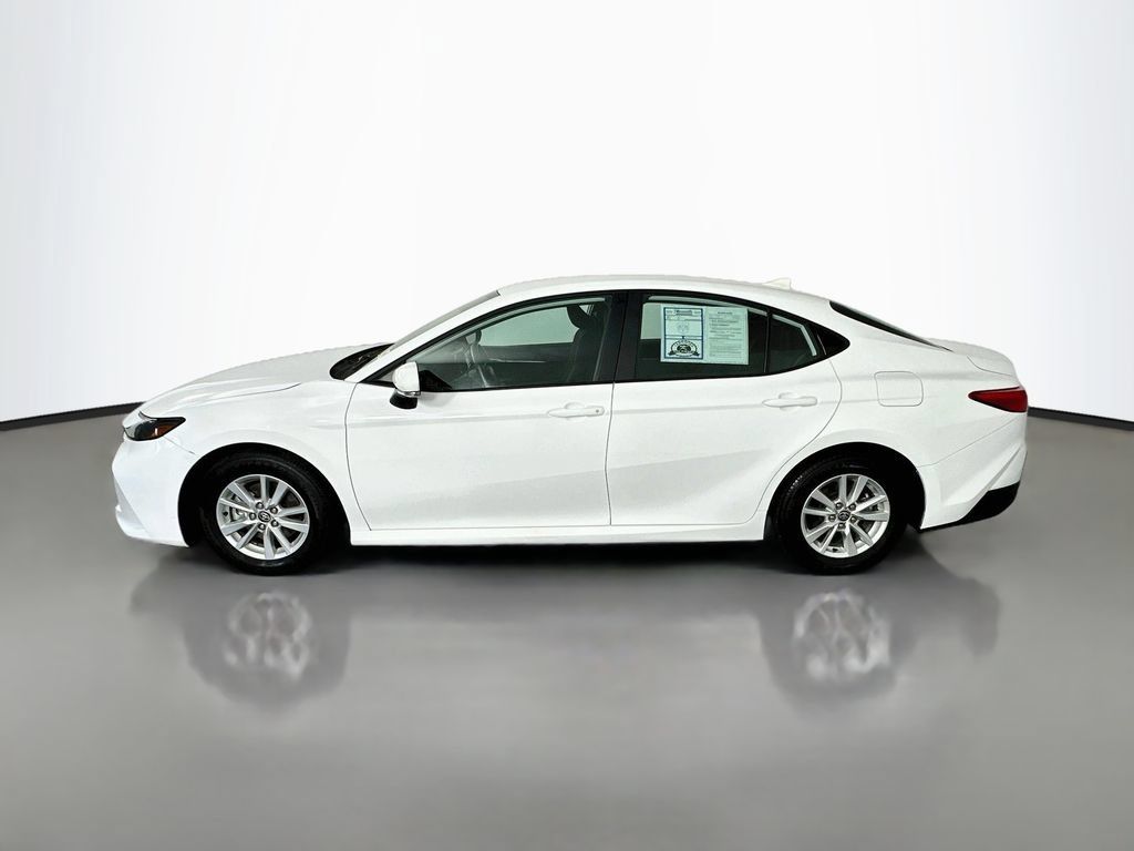 Used 2025 Toyota Camry LE FWD image 4