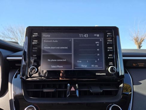 Used 2022 Toyota Corolla LE image 18