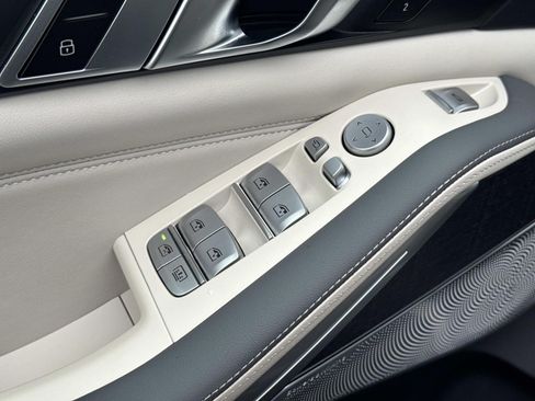 Used 2025 BMW ALPINA XB7 AWD/4WD image 18