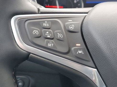 Used 2023 Chevrolet Equinox Premier image 11