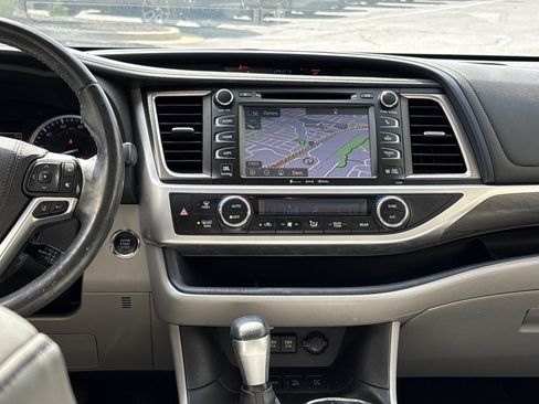 Used 2019 Toyota Highlander Limited Platinum AWD/4WD image 30