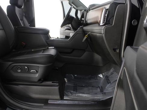 Used 2025 GMC Sierra 3500 Denali w/ Denali Reserve Package image 26