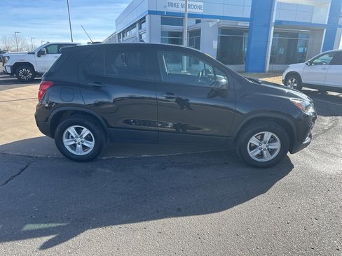 Used 2022 Chevrolet Trax LS w/ Tint and Cruise Package image 36