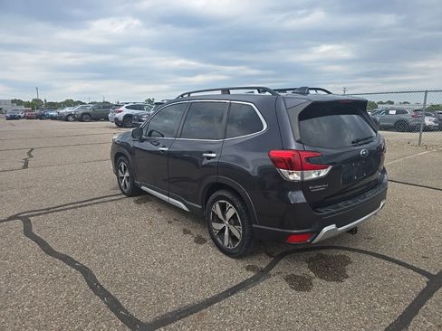 Used 2019 Subaru Forester Touring AWD/4WD image 2