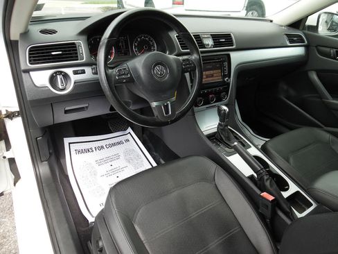 Used 2013 Volkswagen Passat 2.5 SE FWD image 11
