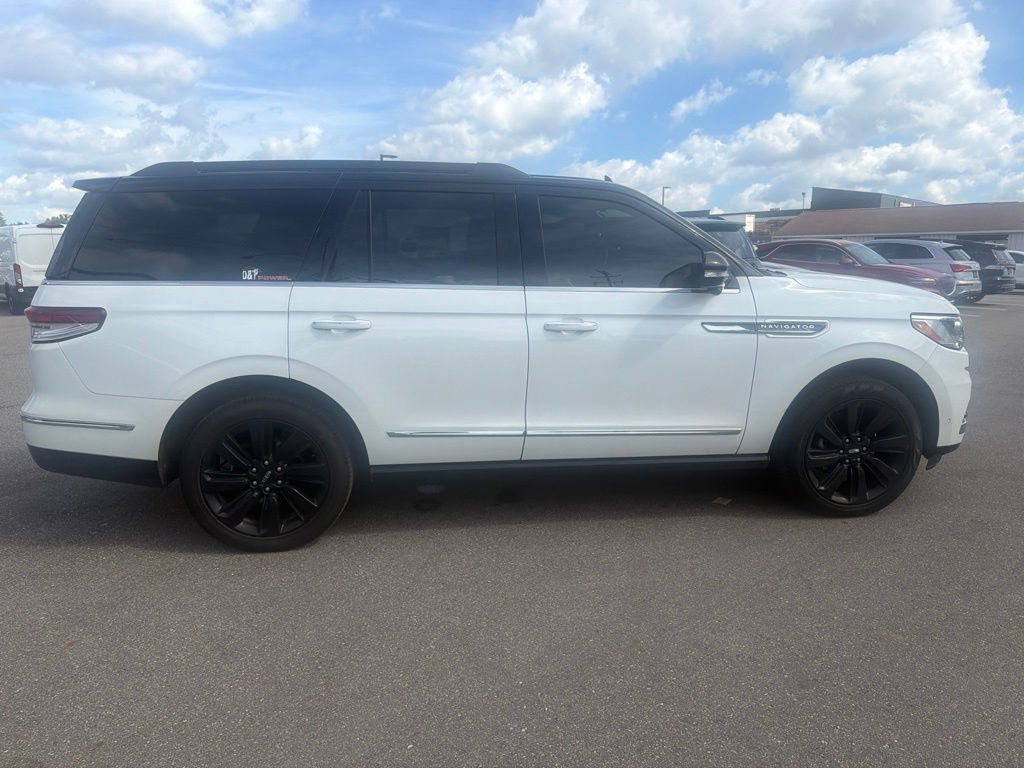 Certified 2024 Lincoln Navigator Black Label AWD/4WD image 5