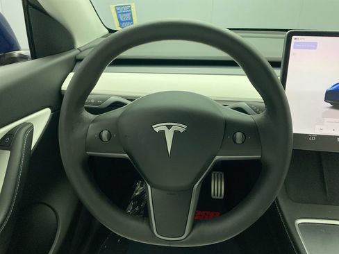 Used 2022 Tesla Model Y Performance AWD/4WD image 16