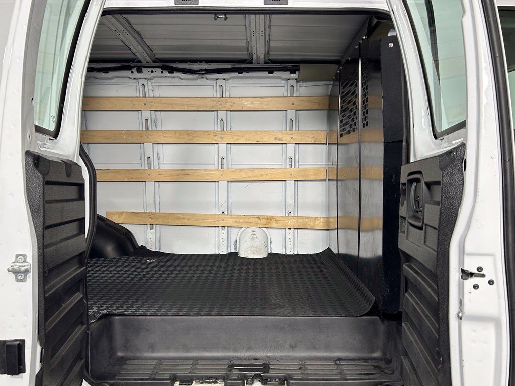 Used 2025 Chevrolet Express 2500 w/ Driver Convenience Package RWD image 11
