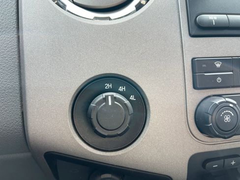 Used 2016 Ford F250 XLT w/ XLT Value Package image 9