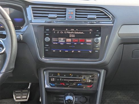 Used 2022 Volkswagen Tiguan SE R-Line image 20