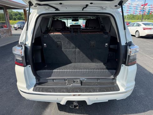 Used 2018 Toyota 4Runner Limited AWD/4WD image 6