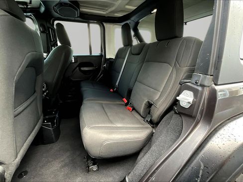 Used 2018 Jeep Wrangler Unlimited Sport S image 22