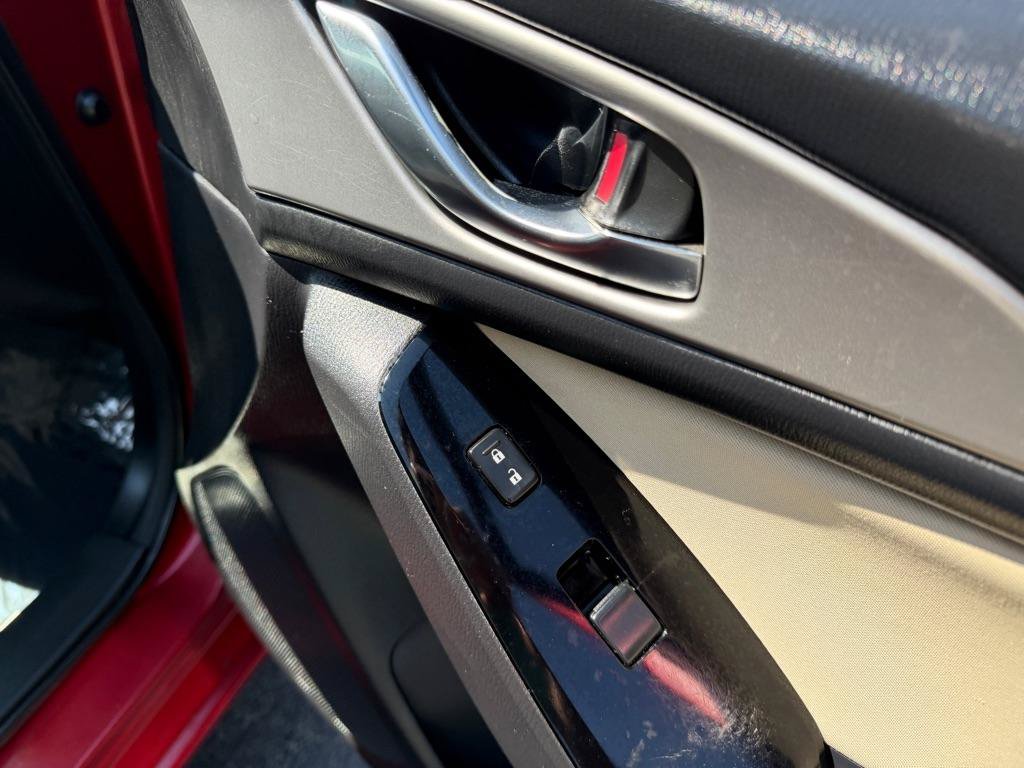 Used 2018 MAZDA MAZDA3 Sport FWD image 21