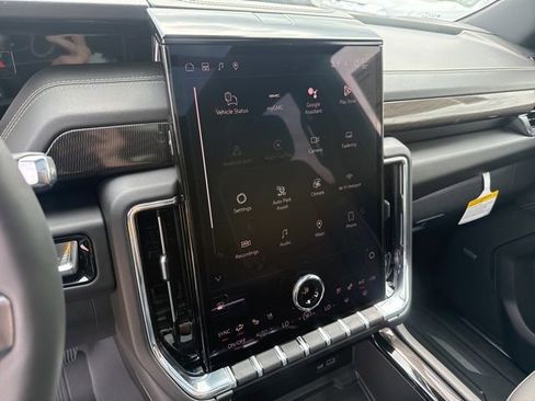 New 2026 GMC Yukon Elevation AWD/4WD image 18