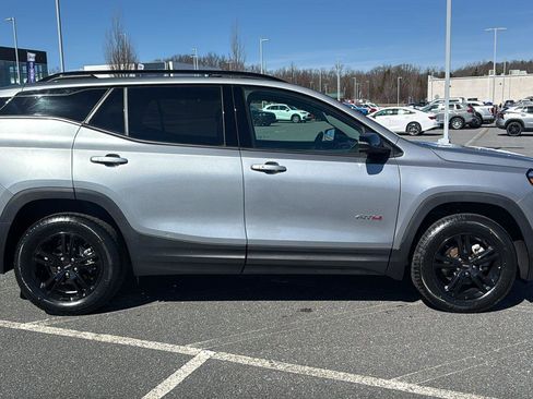 Used 2023 GMC Terrain AT4 image 4