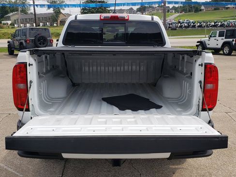 Used 2022 Chevrolet Colorado Z71 AWD/4WD image 9