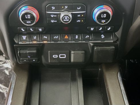 Used 2020 GMC Sierra 2500 Denali w/ Denali Ultimate Package image 23